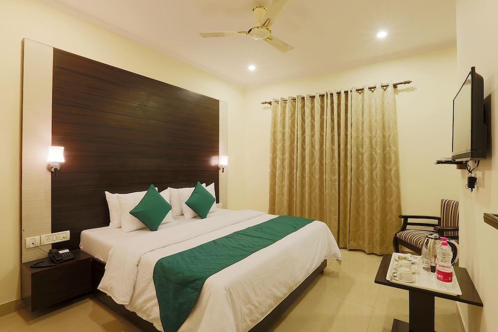 Hotel Chanakya Inn New Delhi Bagian luar foto