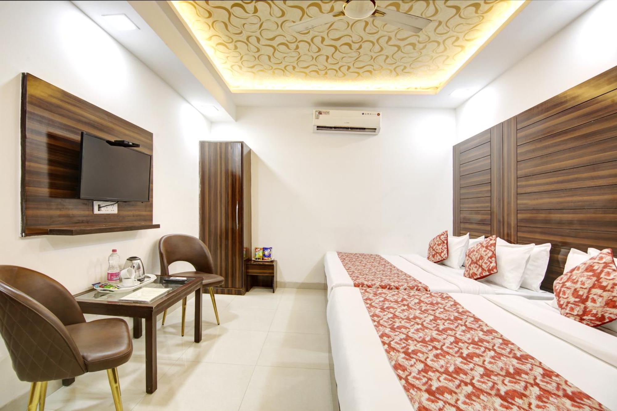 Hotel Chanakya Inn New Delhi Bagian luar foto
