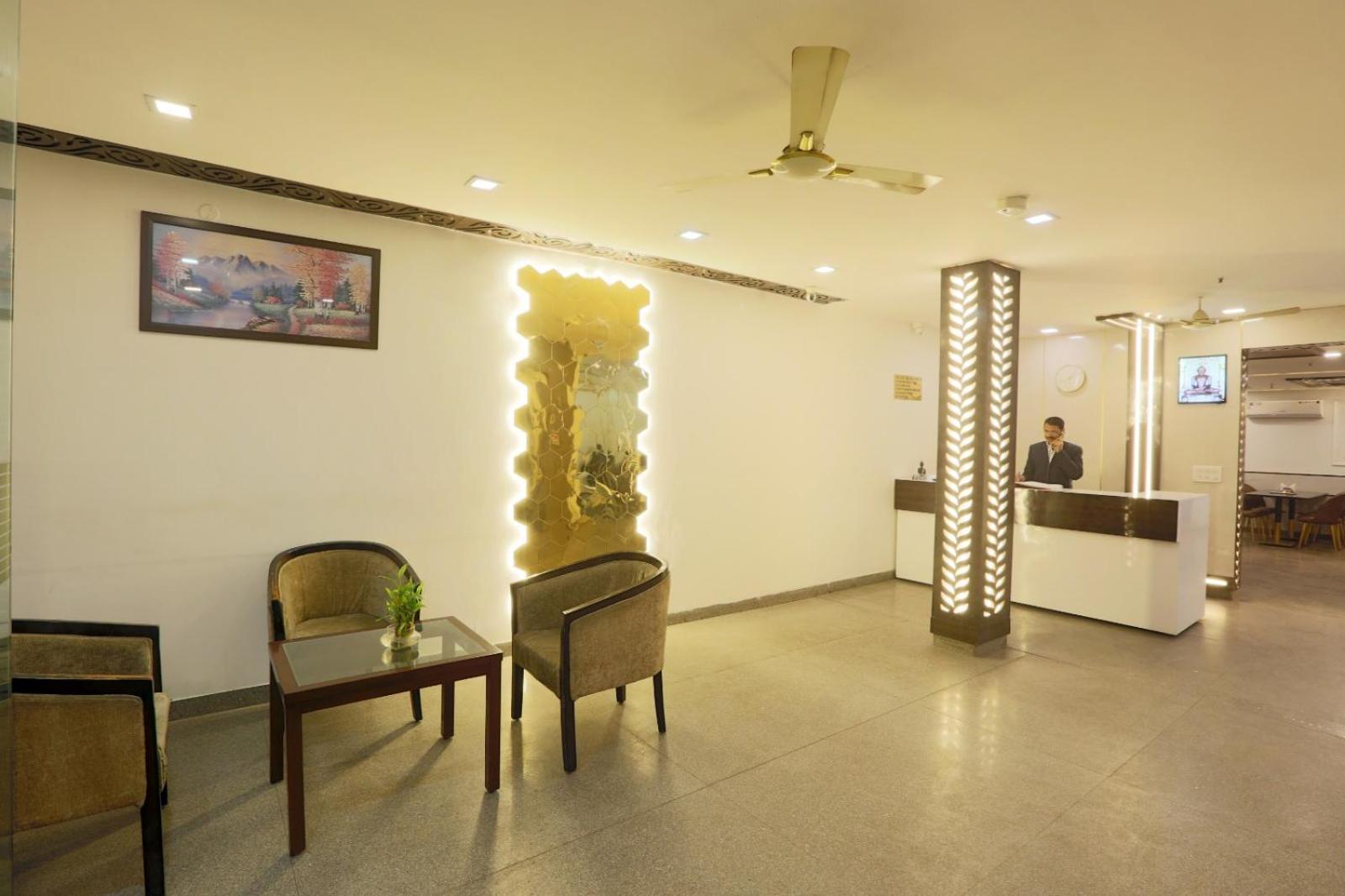 Hotel Chanakya Inn New Delhi Bagian luar foto