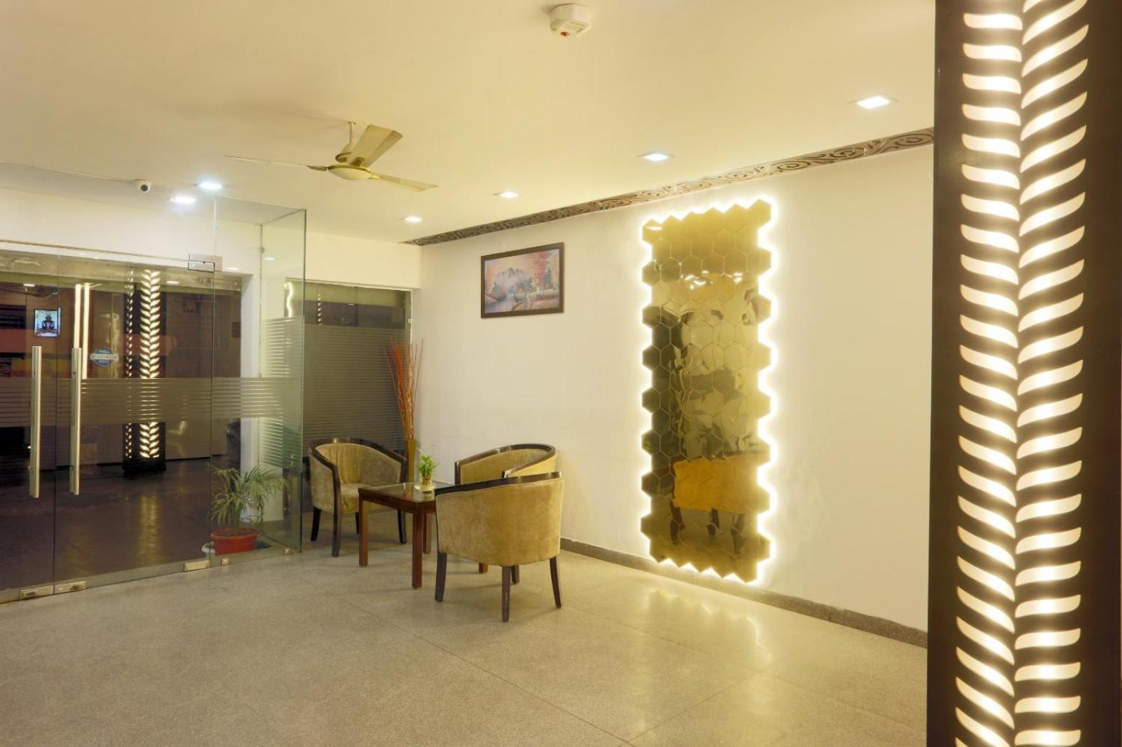 Hotel Chanakya Inn New Delhi Bagian luar foto