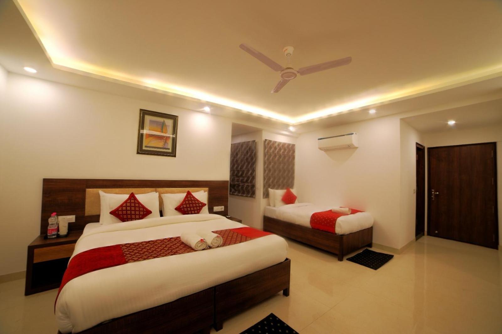 Hotel Chanakya Inn New Delhi Bagian luar foto