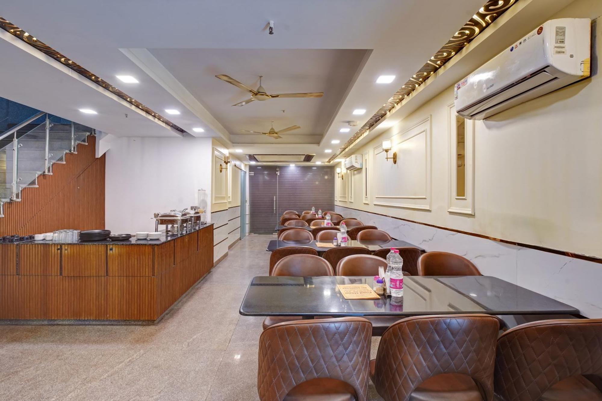 Hotel Chanakya Inn New Delhi Bagian luar foto