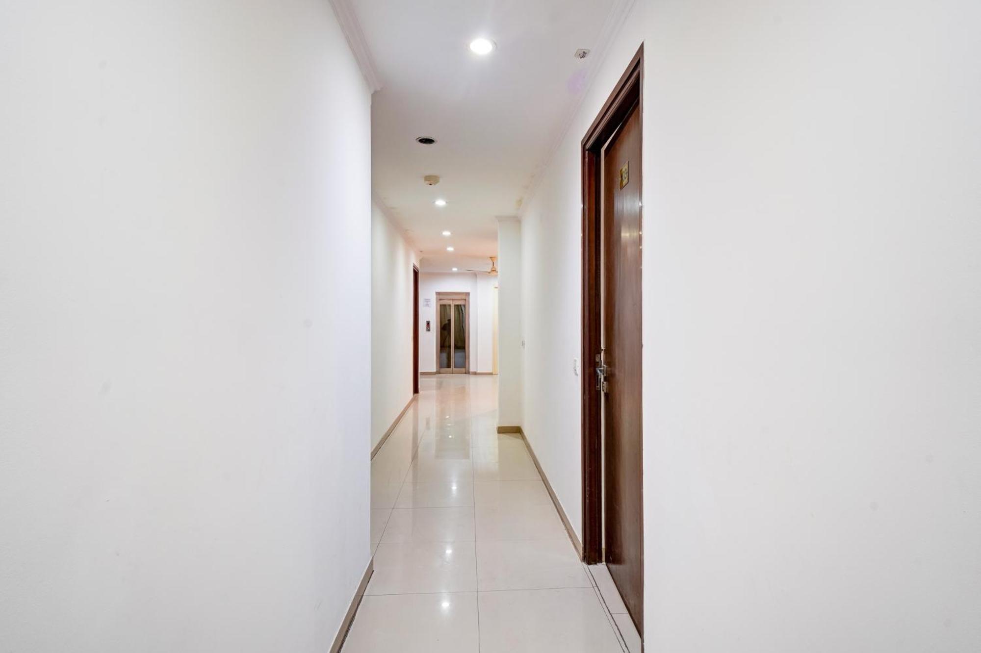 Hotel Chanakya Inn New Delhi Bagian luar foto