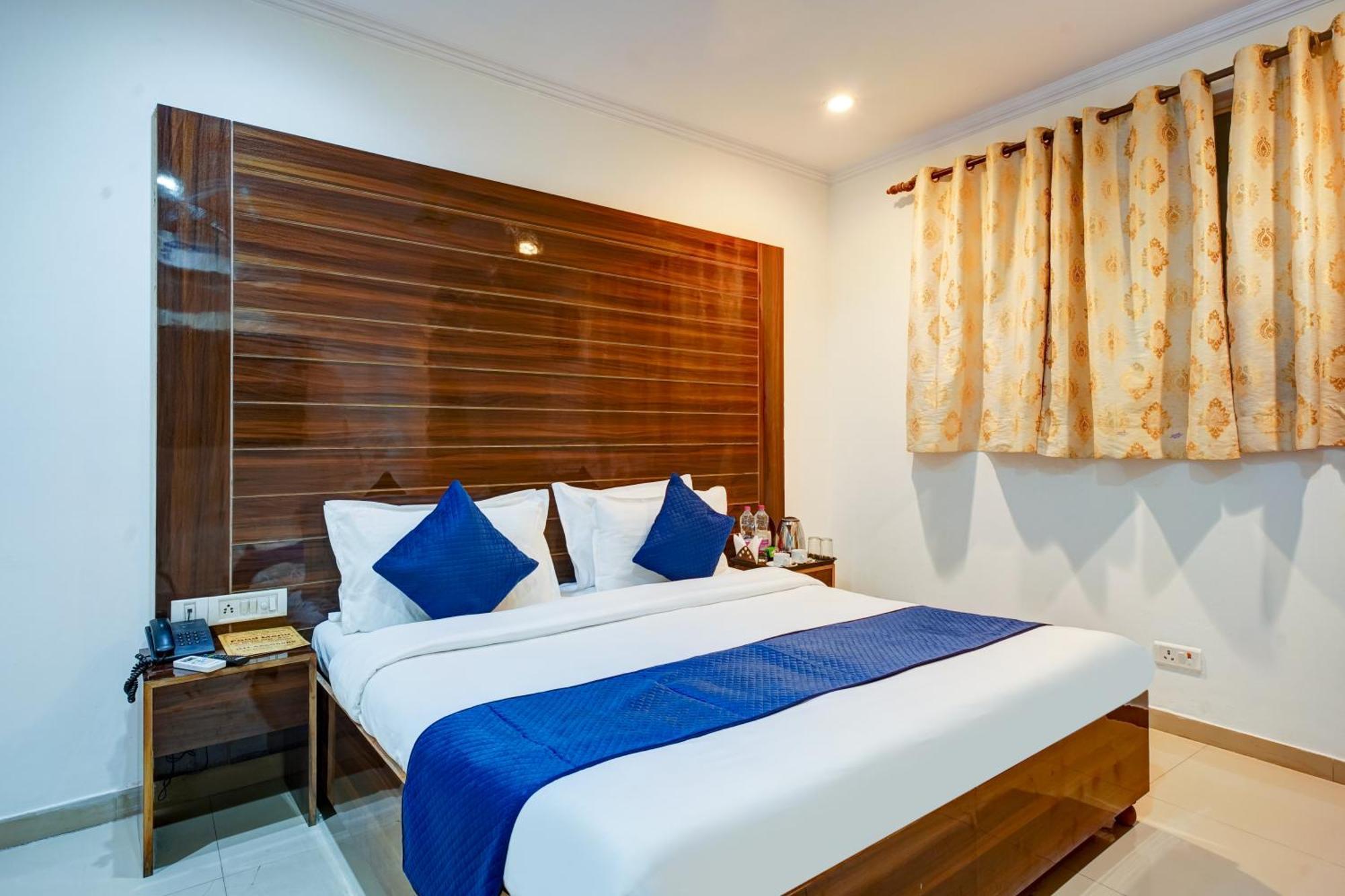Hotel Chanakya Inn New Delhi Bagian luar foto