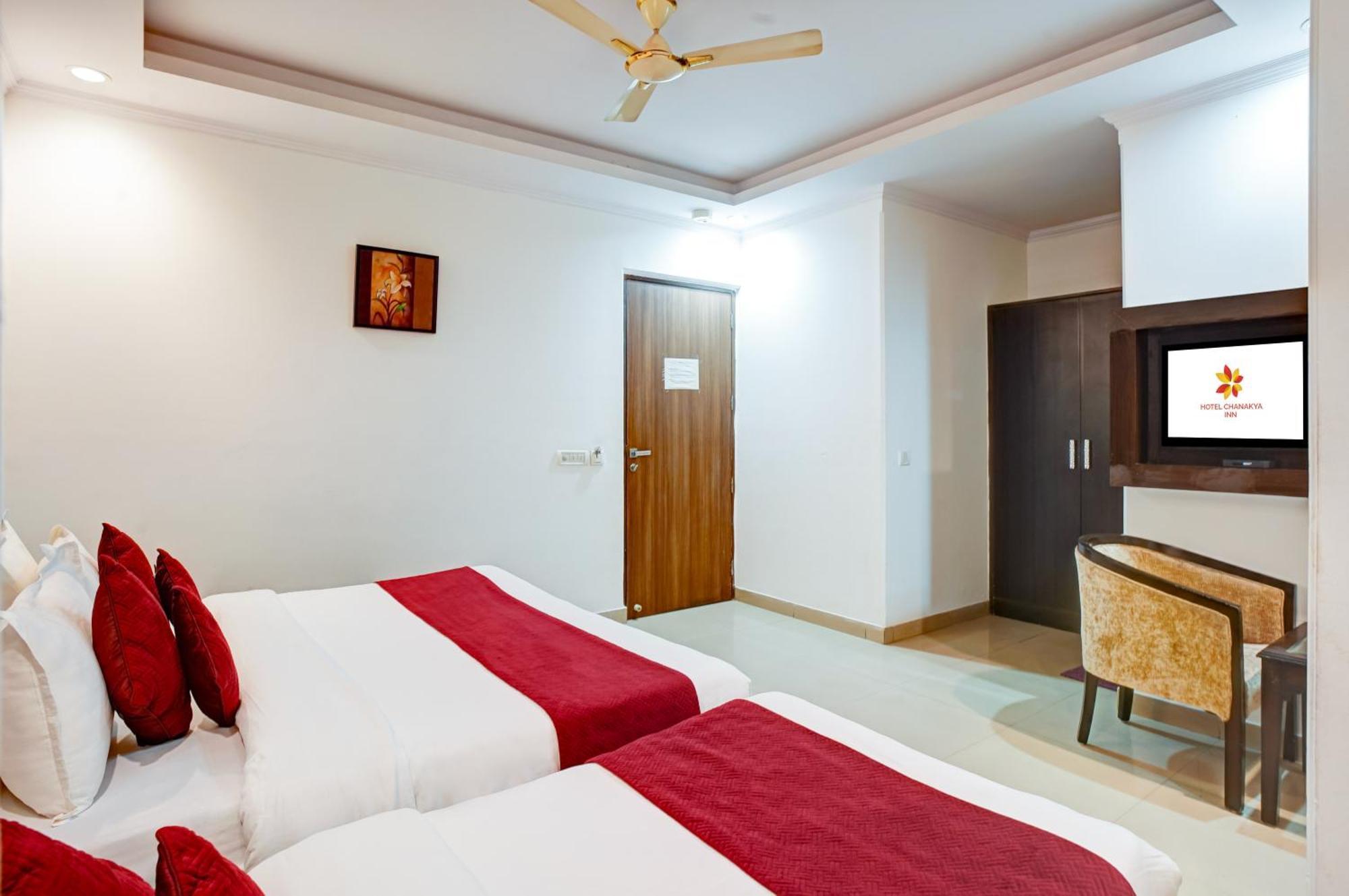 Hotel Chanakya Inn New Delhi Bagian luar foto