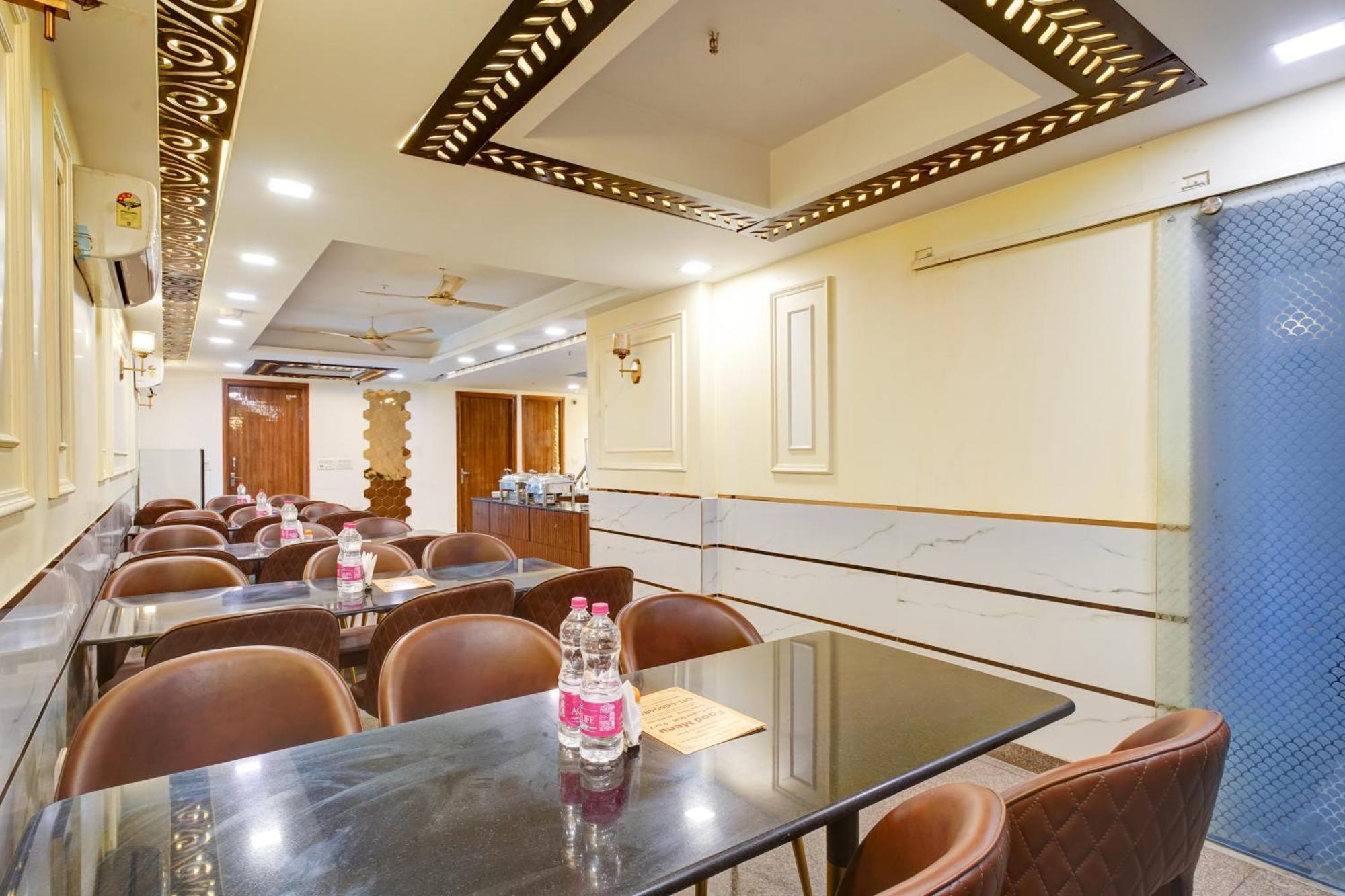 Hotel Chanakya Inn New Delhi Bagian luar foto