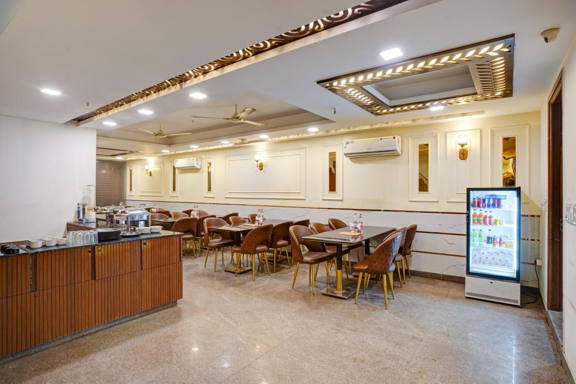 Hotel Chanakya Inn New Delhi Bagian luar foto