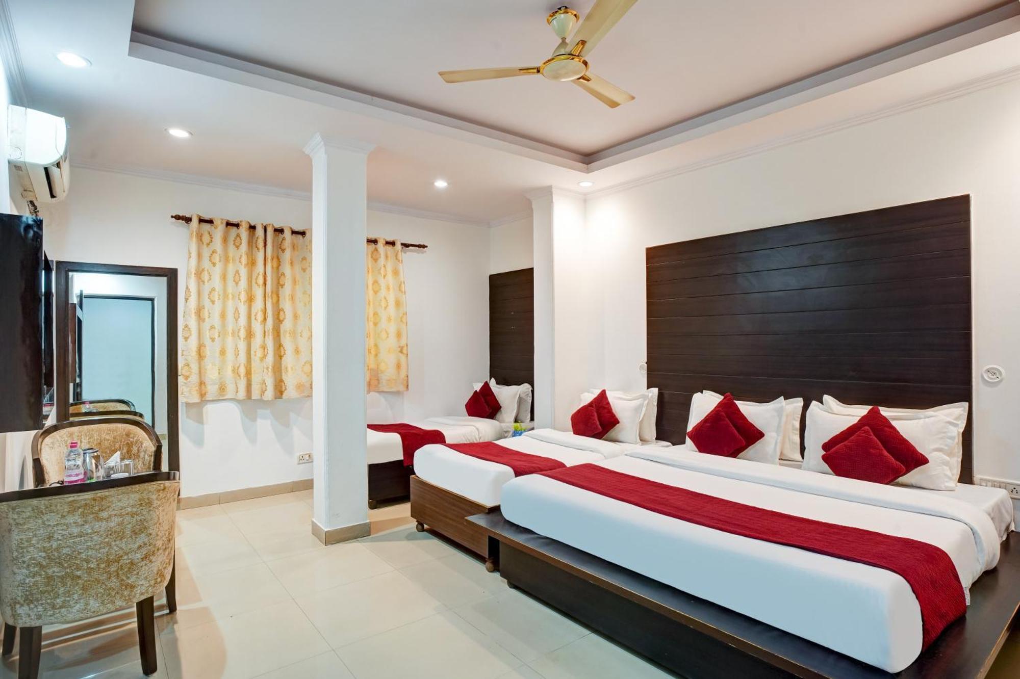 Hotel Chanakya Inn New Delhi Bagian luar foto