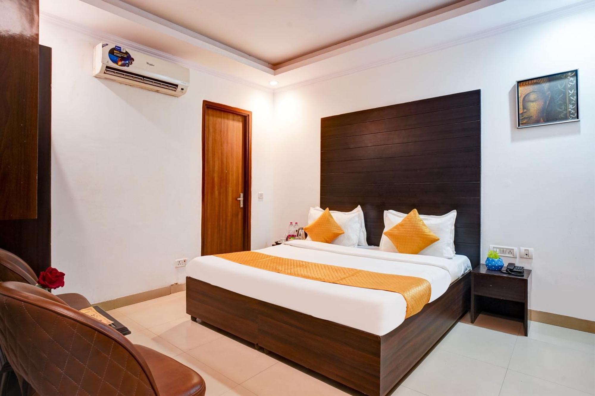 Hotel Chanakya Inn New Delhi Bagian luar foto