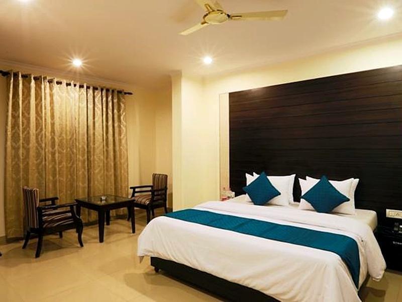 Hotel Chanakya Inn New Delhi Bagian luar foto